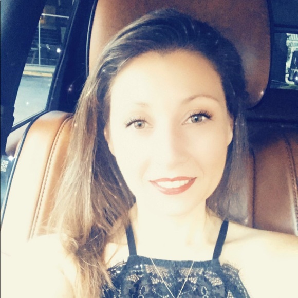 Meet your Posher, Nikki - Picture 6 of 8